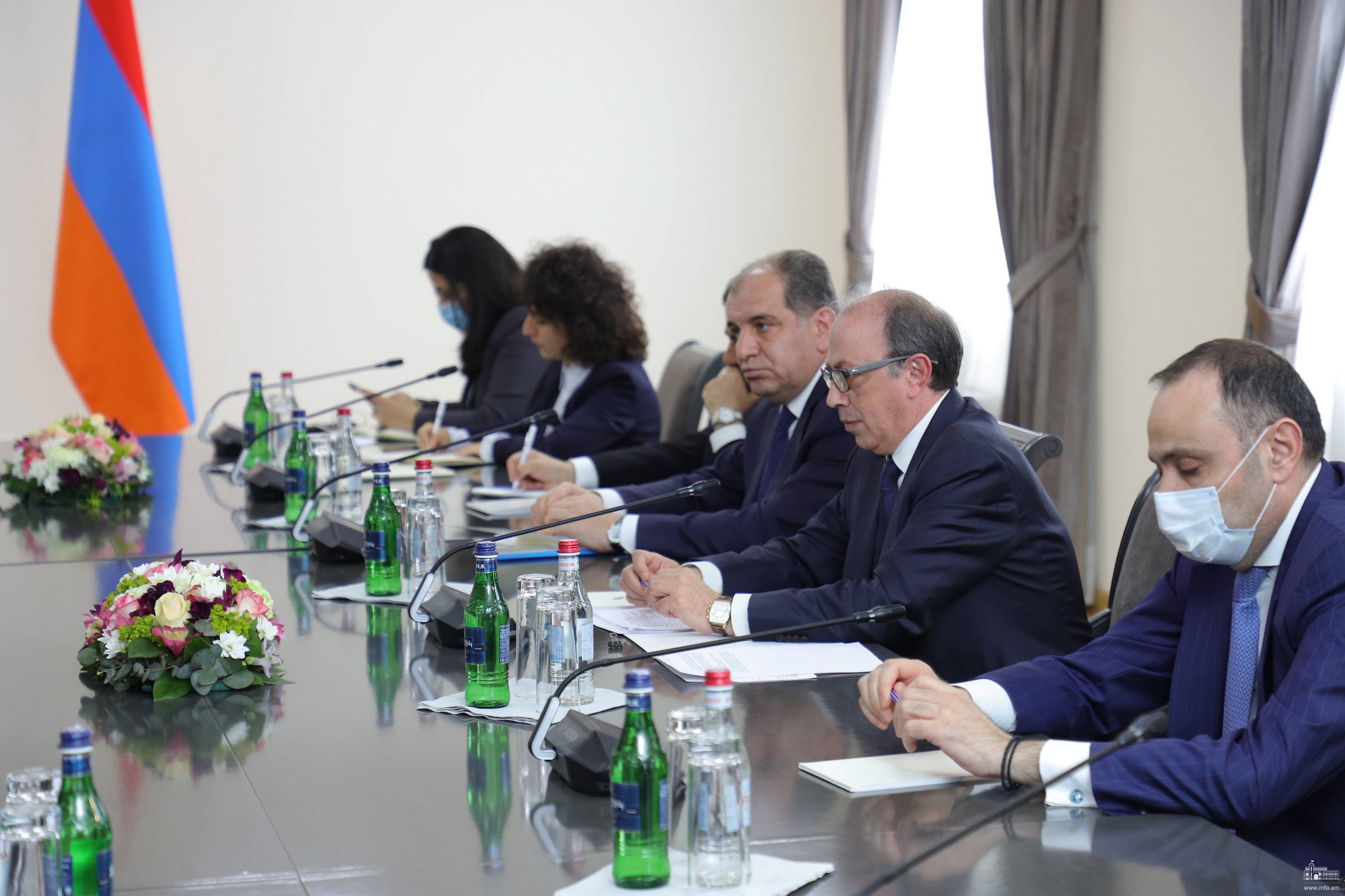 Կարևորագույն հարցն Ադրբեջանի կողմից բոլոր ռազմագերիների և պատանդի կարգավիճակում գտնվող քաղաքացիական անձանց վերադարձի ապահովումն է․ Այվազյան