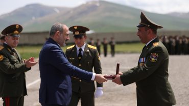Նիկոլ Փաշինյանը պետական պարգևներ է հանձնել մի շարք զինծառայողների