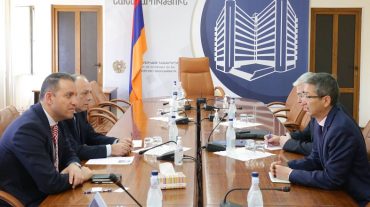 Վահան Քերոբյանն ընդունել է ՀՀ-ում Ղազախստանի դեսպանին