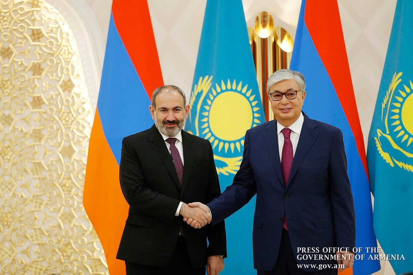 Փաշինյանը հեռախոսազրույց է ունեցել Կասիմ-Ժոմարտ Տոկաևի հետ