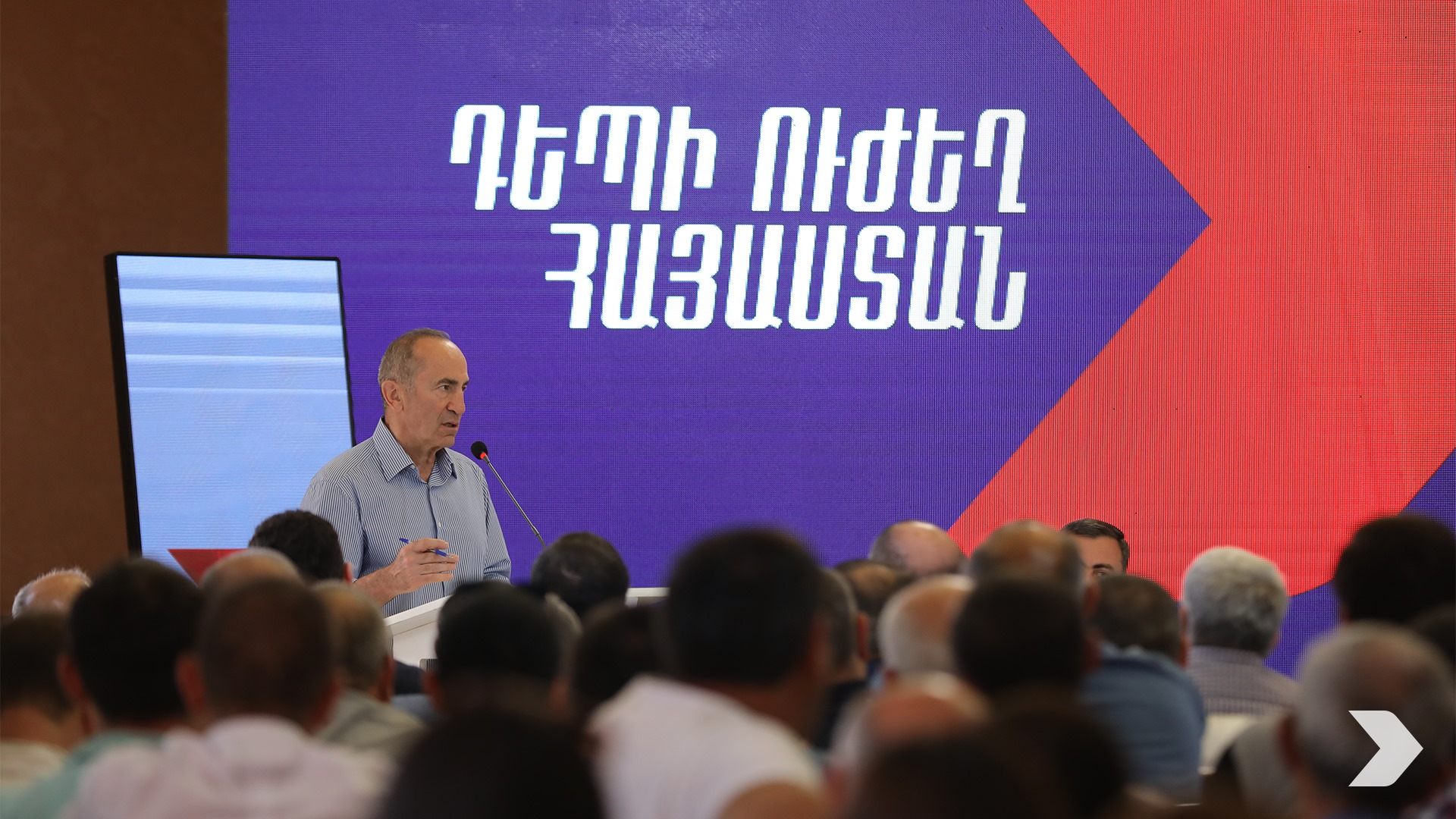Ռոբերտ Քոչարյանը հանդիպել է Արարատի մարզի բնակիչների հետ