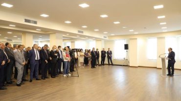 Արա Այվազյանը հրաժեշտի հանդիպում է ունեցել ԱԳՆ անձնակազմի հետ