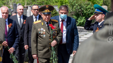 Վաղարշակ Հարությունյանը ՀՀ-ում ՌԴ, Բելառուսի և Ղազախստանի դեսպանների հետ այցելել է Երևանի քաղաքային պանթեոն