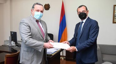 Իտալիայի դեսպանն իր հավատարմագրերի պատճենը հանձնել է ԱԳ նախարարի տեղակալին