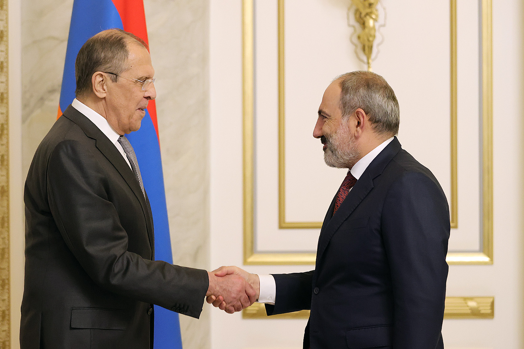 Անհրաժեշտ է վերականգնել խաղաղ գործընթացը ԼՂ հակամարտության վերջնական կարգավորմանը հասնելու նպատակով. Նիկոլ Փաշինյանը՝ Սերգեյ Լավրովին