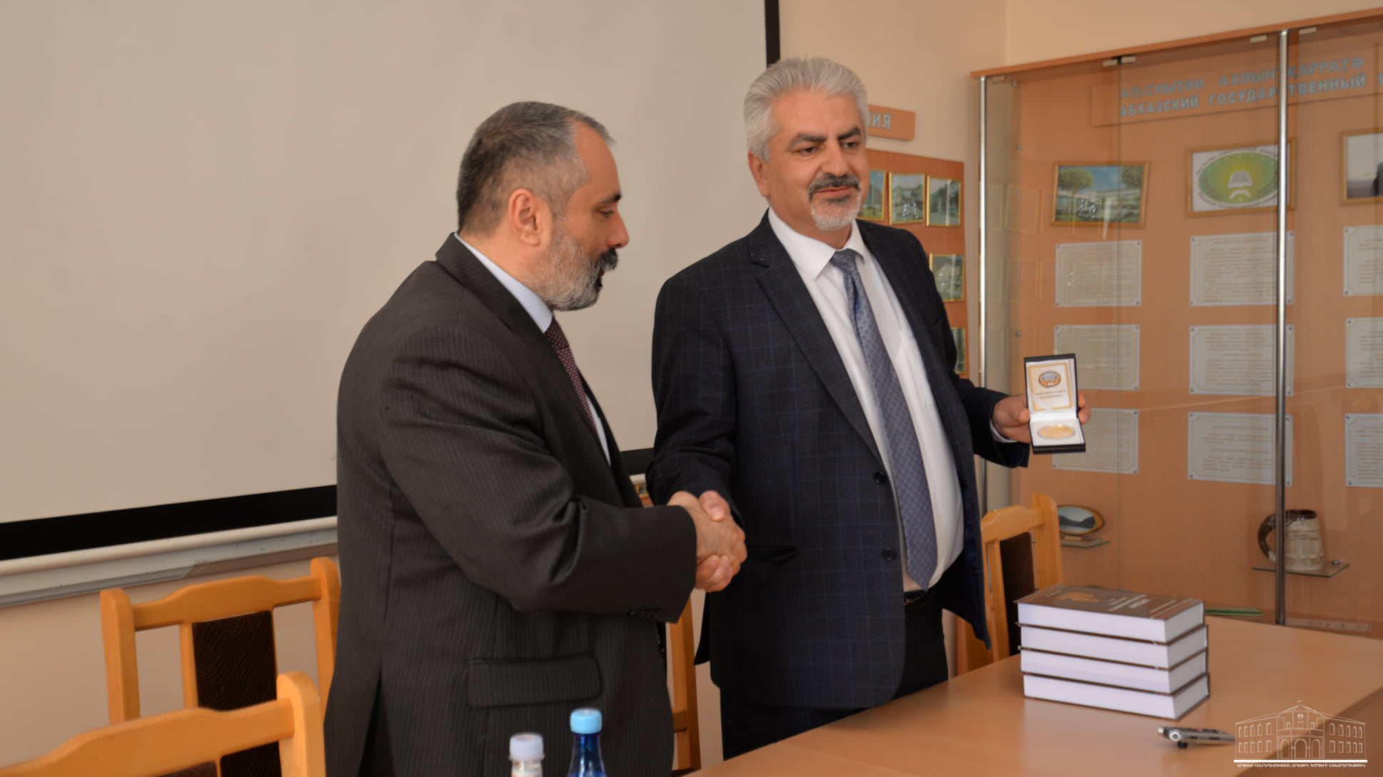 Արցախի ԱԳ նախարարը հանդիպել է ԱրՊՀ պրոֆեսորադասախոսական կազմի և ուսանողների հետ