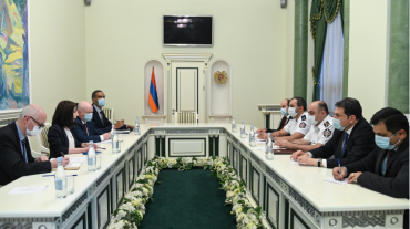 Արթուր Դավթյանը ԵԽԽՎ զեկուցողին ծանոթացրել է Արցախյան երկրորդ պատերազմում Ադրբեջանի ԶՈՒ կողմից իրականացված ռազմական հանցագործությունների փաստերին