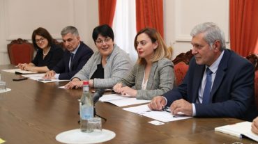 ՀՀ ԱԺ փոխնախագահը Ֆրանկոֆոնիայի խորհրդարանական վեհաժողովի պատվիրակության անդամների հետ հանդիպմանն անդրադարձել է ռազմագերիների վերադարձին, Արցախում մշակութային արժեքների պահպանությանը