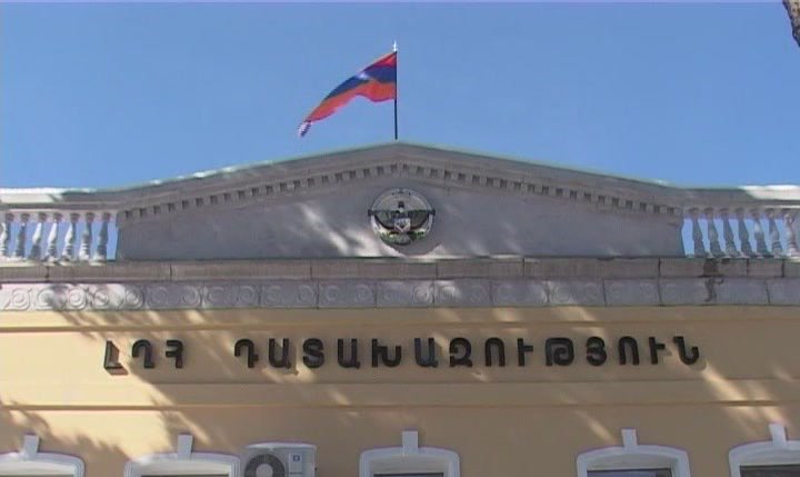 Ներկայանալով հեռուստաընկերության աշխատող՝ անհայտ անձն արցախցիներից պարբերաբար գումար է հափշտակել