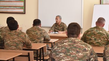 Խորհրդակցություն ՊՆ զորամասերից մեկում