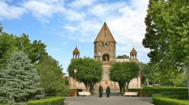 Մայր Աթոռը ողջունել է Փաշինյանի առաջարկը հոգևոր առաջնորդների հետ երկխոսության վերաբերյալ