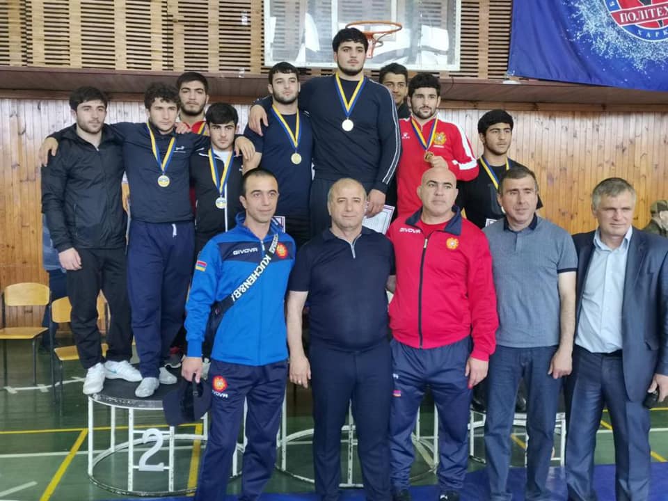 Երիտասարդ ազատ ոճայինները 7 մեդալ են նվաճել Խարկովում