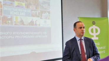 Շարունակվում են գլխավոր հանձնակատարի հանդիպումները Կիևում