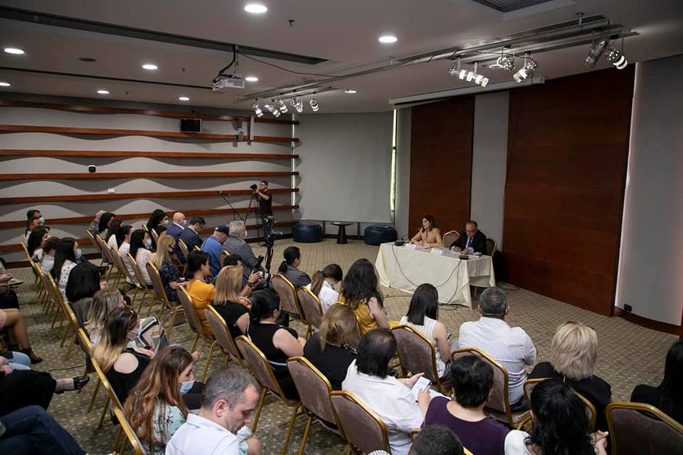 Անահիտ Ավանեսյանն այսօր հանդիպել է բուժաշխատողների հետ