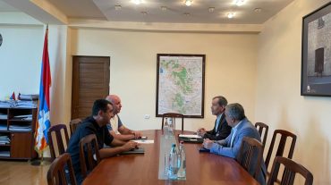 ԱՀ քաղաքաշինության նախարարը հանդիպել է ԿԽՄԿ առաքելության ղեկավարի հետ