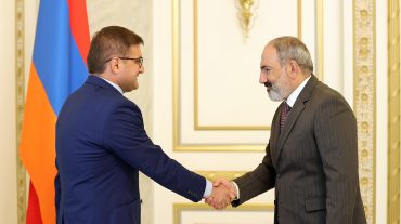 Նիկոլ Փաշինյանը հանդիպել է Արման Բաբաջանյանի հետ
