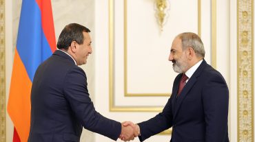 Նիկոլ Փաշինյանը հանդիպում է ունեցել Տիգրան Արզաքանցյանի հետ