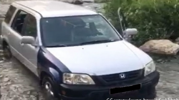 Փրկարարներն «Honda CR-V» մակնիշի ավտոմեքենան դուրս են բերել գետից