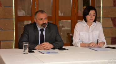 Արցախի արտաքին գործերի նախարարը հանդիպել է երիտասարդների հետ