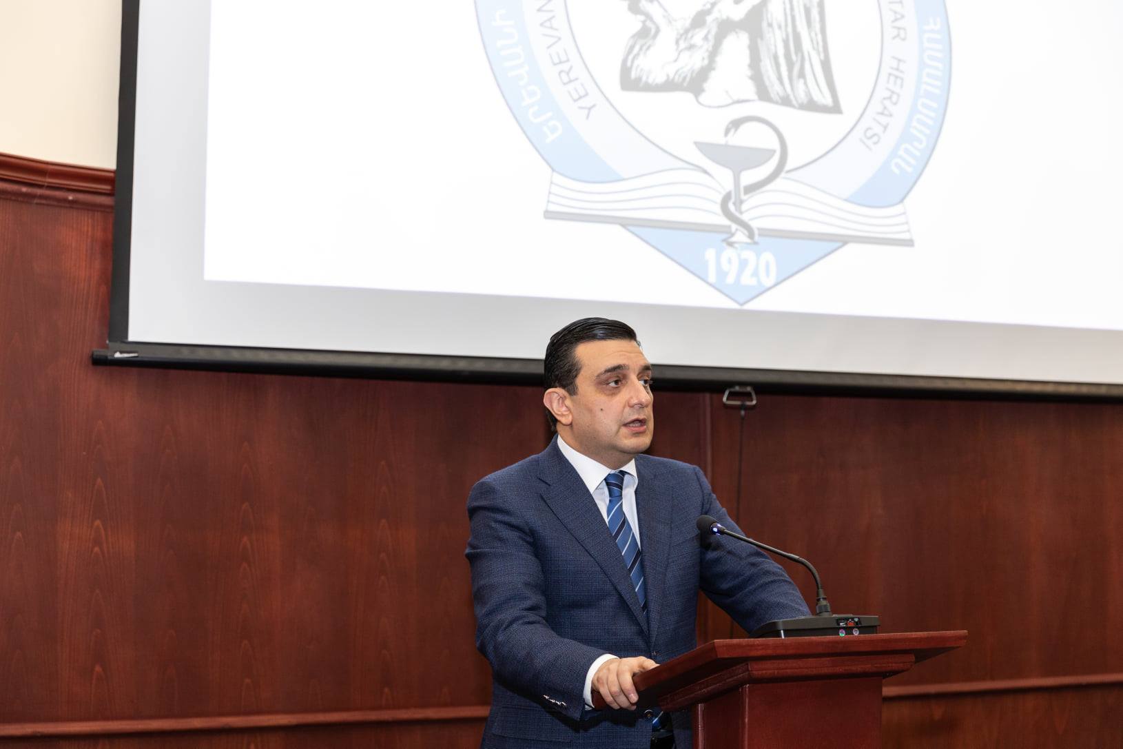 ԵՊԲՀ ռեկտոր Արմեն Մուրադյանը շնորհավորական ուղերձ է հղել Բուժաշխատողի օրվա առթիվ