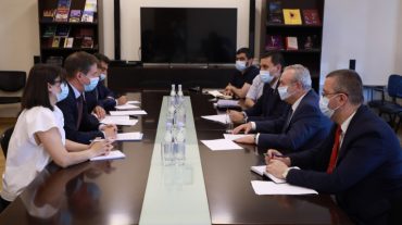 Վահրամ Դումանյանն ընդունել է ՀՀ-ում Ֆրանսիայի դեսպան Ժոնաթան Լաքոտին