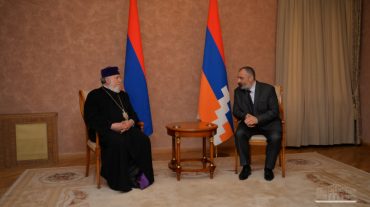 Արցախի ԱԳ նախարար Դավիթ Բաբայանը հանդիպել է Ամենայն Հայոց Կաթողիկոս Ն.Ս.Օ.Տ.Տ. Գարեգին Բ-ի հետ