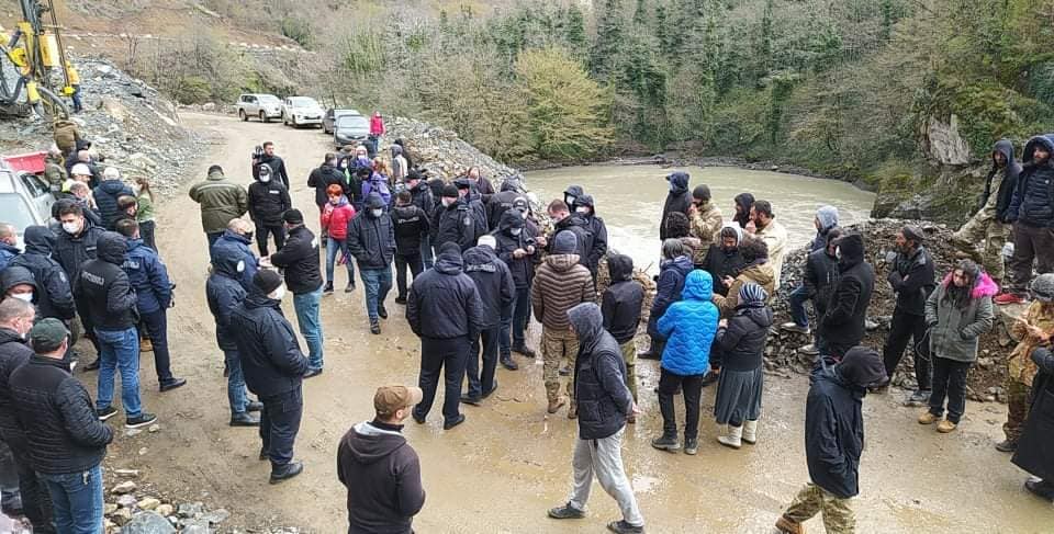 «Նամախվանի» ՀԷԿ-ի կառուցման հակառակորդների և իրավապահների միջև բախում է տեղի ունեցել