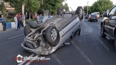 Շիրազի փողոցում բախվել են 3 Opel Astra-ներ, որոնցից մեկը գլխիվայր շրջվել է