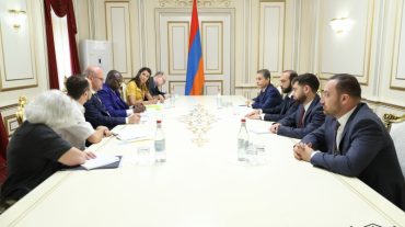 ՀՀ Ազգային ժողովի նախագահը հանդիպել է Ֆրանկոֆոնիայի միջազգային կազմակերպության դիտորդական առաքելության անդամների հետ