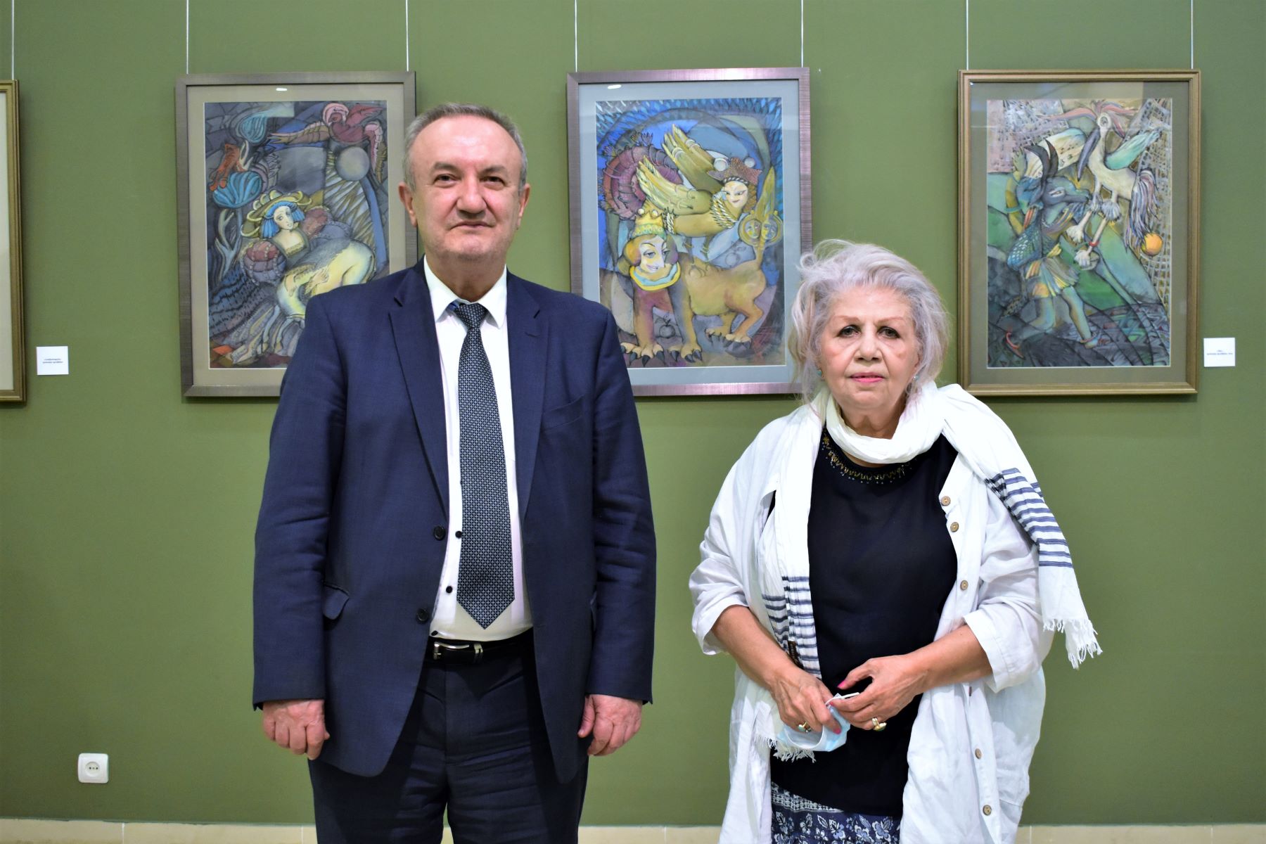Գոբելեն և գրաֆիկա. բացվել է նկարչուհի Նելլի Ասատրյանի անհատական ցուցահանդեսը