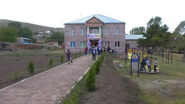 Շիրակի մարզի Կամո գյուղում շահագործման է հանձնվել մանկապարտեզի նոր շենքը․ երկհարկանի շինությունը կառուցվել է սուբվենցիոն ծրագրով