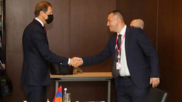 Վահան Քերոբյանը ՌԴ գործընկերոջ հետ քննարկել է Հայաստանում Sputnik V պատվաստանյութի արտադրության հեռանկարները
