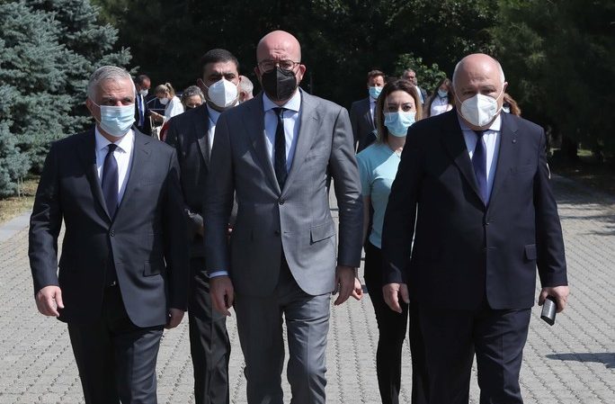 Շառլ Միշելն այցելել է Ծիծեռնակաբերդի հուշահամալիր