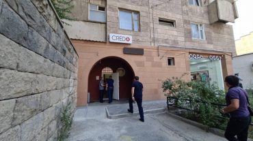 «Կրեդո Ֆինանս» ընկերության մասնաճյուղի աշխատակիցների վրա ավազակային հարձակում կատարած տղամարդը ձերբակալվել է. ՔԿ