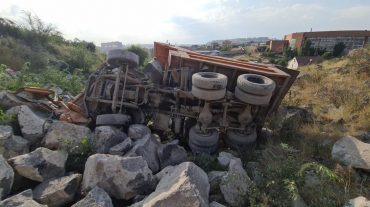 «ԿամԱԶ»-ը գլորվել է ձորը. վարորդը տեղում մահացել է