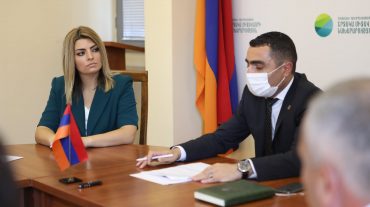 Ռոմանոս Պետրոսյանը աշխատակազմին է ներկայացրել նորանշանակ տեղակալին