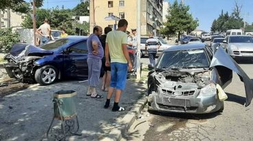Ստեփանակերտում մեքենաներ են բախվել․ տուժածը հոսպիտալացվել է