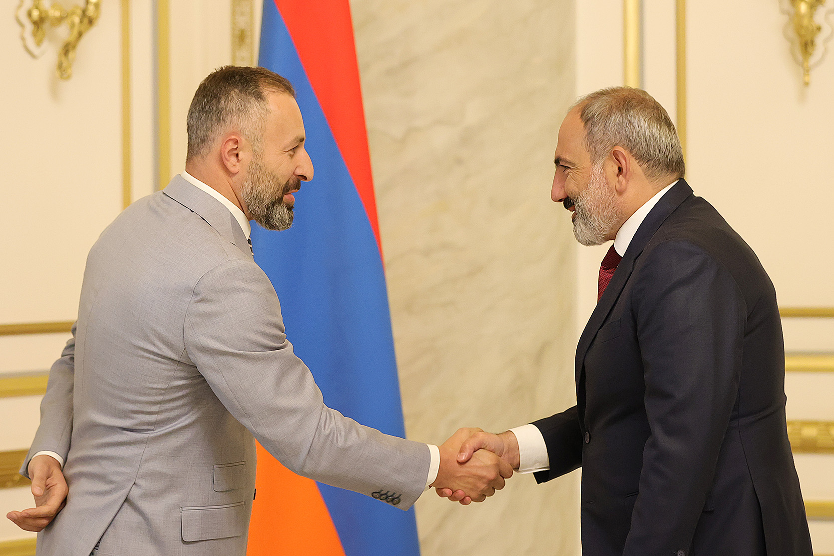 Նիկոլ Փաշինյանը հանդիպել է «Միասնական հայրենիք» կուսակցության առաջնորդ Մհեր Տերտերյանին