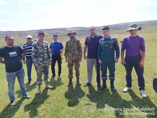 Փրկարարներն իջեցրել են քաղաքացիներին մոտ 3300 մ բարձրությունից