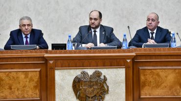 Արայիկ Հարությունյանը ՊՆ աշխատակազմին է ներկայացրել նախարարի նորանշանակ առաջին տեղակալ Արշակ Կարապետյանին
