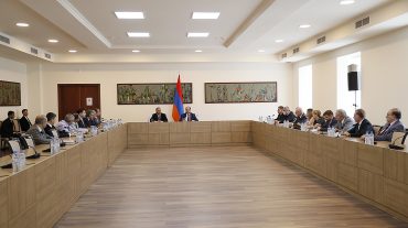 Արայիկ Հարությունյանն ԱԳՆ աշխատակազմին է ներկայացրել նախարարի առաջին տեղակալ Արմեն Գրիգորյանին