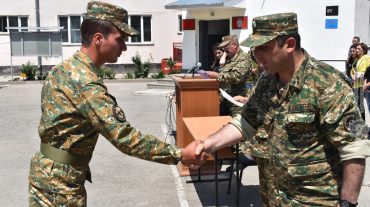 Զորացրման հանդիսավոր արարողություն զորամասերից մեկում