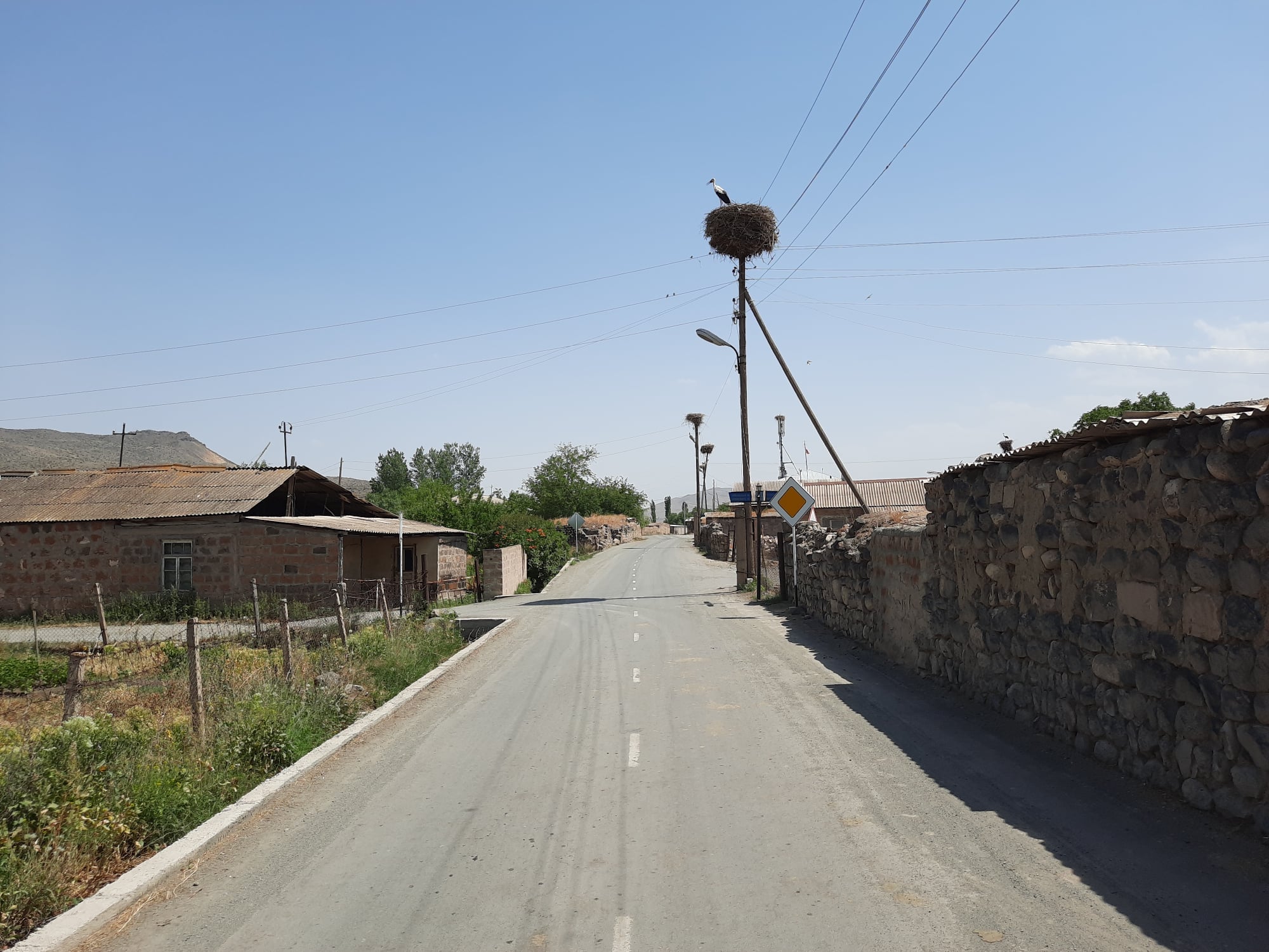 Երվանդաշատ-Բագարան 2.5 կմ ճանապարհահատվածի հիմնանորոգումն ավարտական փուլում է