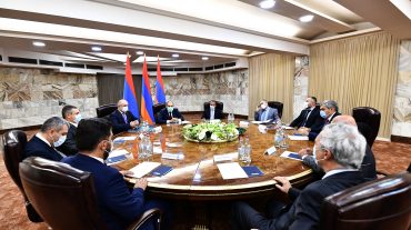 Նիկոլ Փաշինյանի և արտախորհրդարանական քաղաքական ուժերի ղեկավարների մասնակցությամբ տեղի է ունեցել խորհրդակցական ժողովի առաջին նիստը