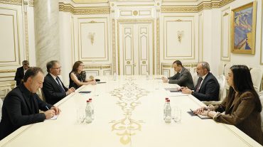 Նիկոլ Փաշինյանն ընդունել է Արա Թորանյանին