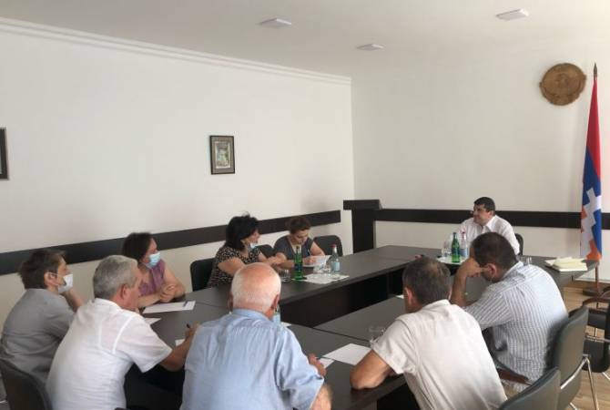 Արայիկ Հարությունյանը հանդիպել է Արցախից տեղահանված քաղաքացիների խնդիրներով զբաղվող ՀԿ-ների ներկայացուցիչների հետ