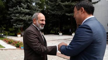 Նիկոլ Փաշինյանը հանդիպում է ունեցել Ղրղզստանի նախագահի հետ