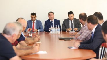 Նախարար Գնել Սանոսյանը Արմավիրի մարզպետարանում խորհրդակցություն է անցկացրել ոռոգման գործընթացի վերաբերյալ
