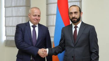 ԱԳ նախարար Արարատ Միրզոյանը հանդիպել է Հայաստանում ՌԴ դեսպանի հետ