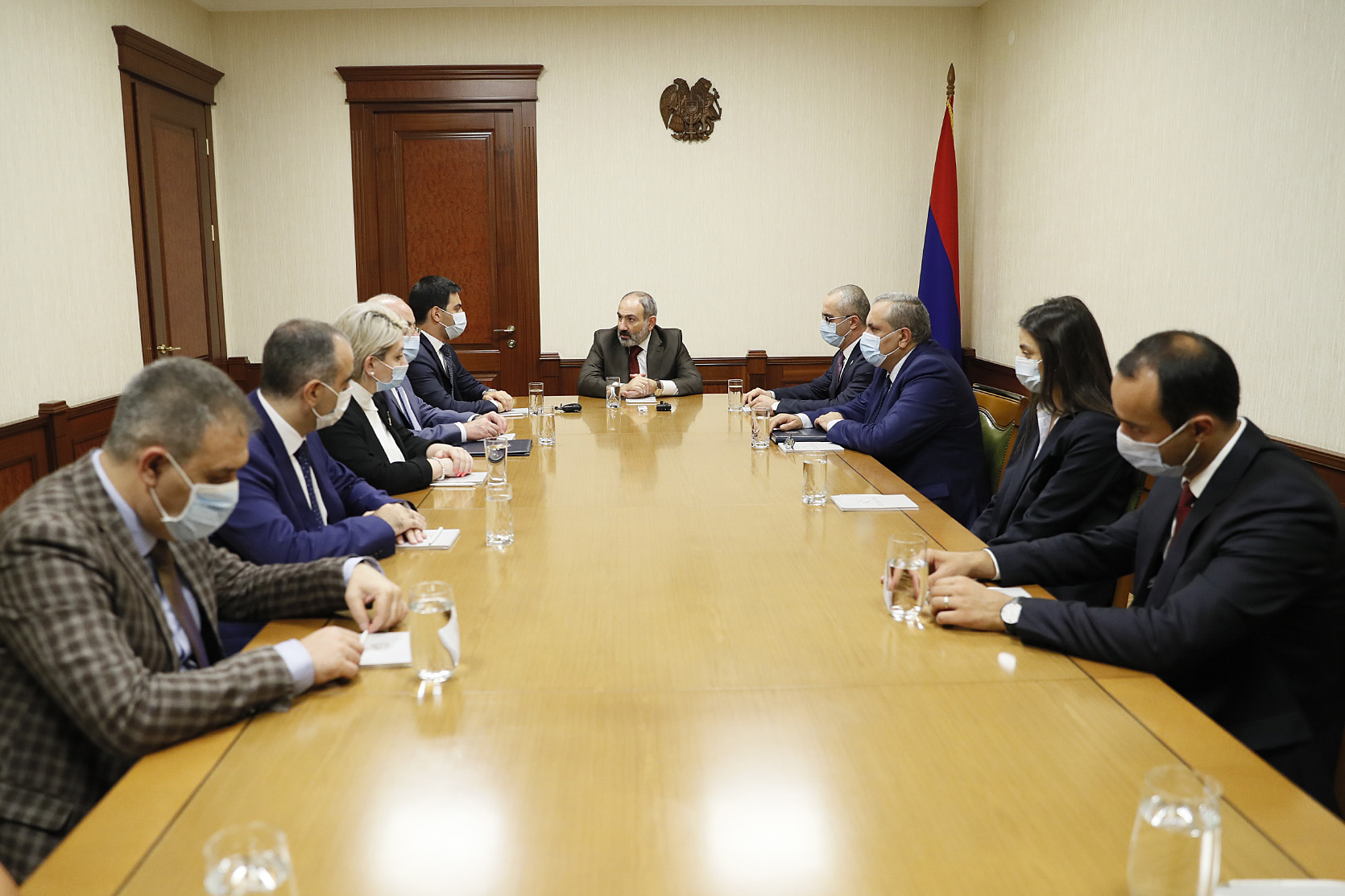 ՊԵԿ-ը պետք է լինի հարկ վճարողի բարեկամը և հարկ թաքցնողի թշնամին. վարչապետը ՊԵԿ աշխատակազմին է ներկայացրել Ռուստամ Բադասյանին